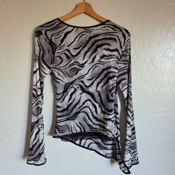 Joseph Ribkoff Sheer Mesh Animal Print Asymmetrical Hem Top Sz 6 Grey/Black Y2K - Picture 7 of 9